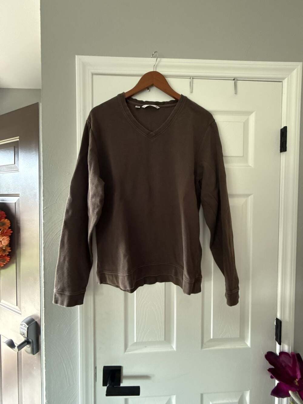 Cutter & Buck V-Neck Sweater Size L Brown Pima Cotton